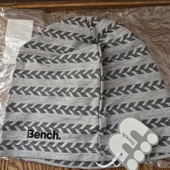 Set of 3 Bench Beanies - Picture 2 of 4